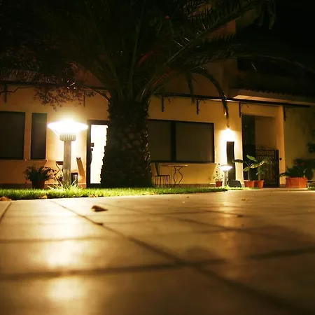 L' Orto Degli Otelli Hotel 3*